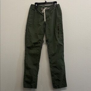 Vuori Olive Green Rip Stop hiking pants elastic waist with drawstring pockets